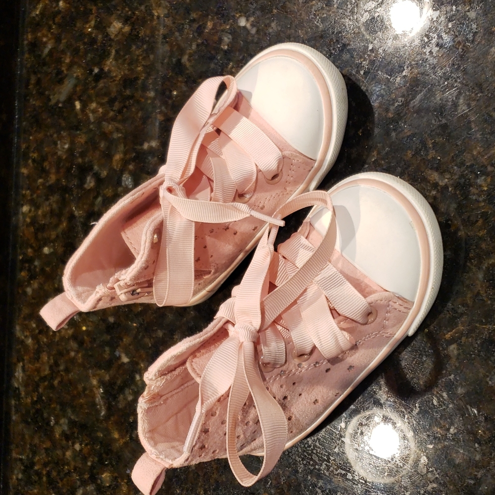 Super cute sneakers/shoes